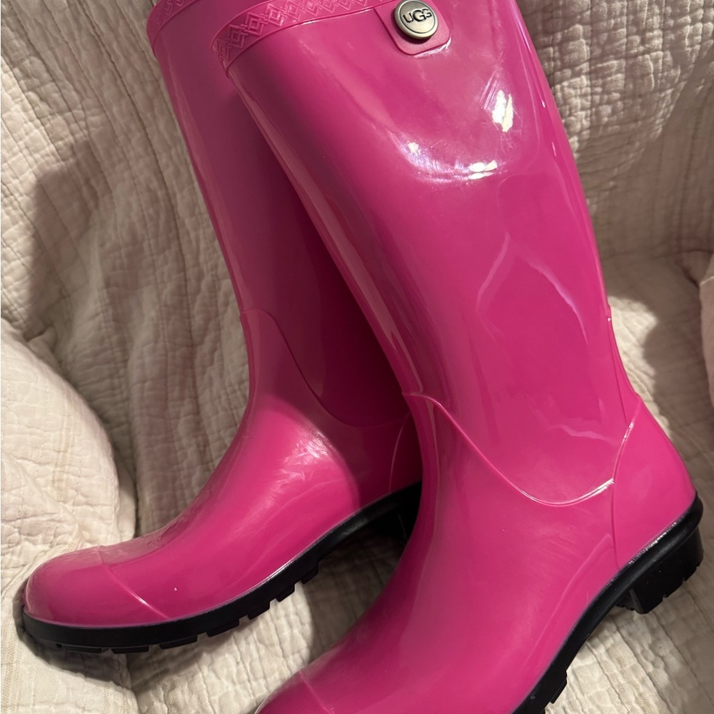 UGG Women's Vibrant Pink Rain Boots